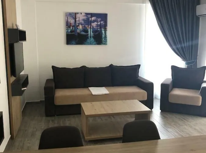 Ella C&c Апартаменты Нэводари