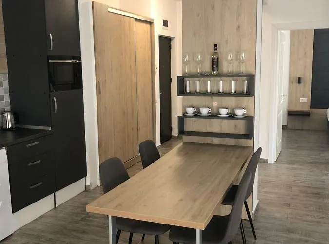 Апартаменты Ella C&c *