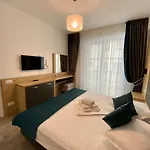 Ella C&c Apartment